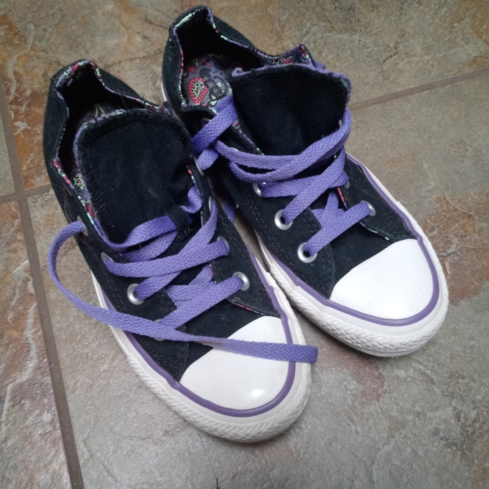 Black Converse